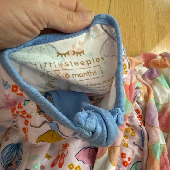 Little Sleepies set of 3-6 months zippies - Picture 2 of 7